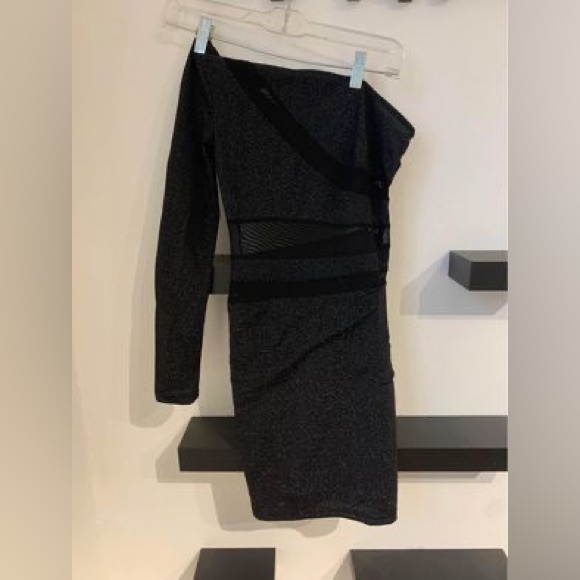 Mesh cutout dress - Picture 2 of 2